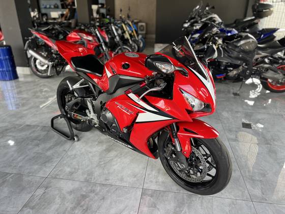 HONDA CBR 1000RR FIREBLADE HONDA CBR 1000RR FIREBLADE